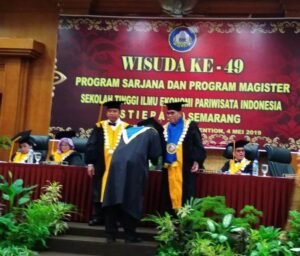 wisuda stiepari