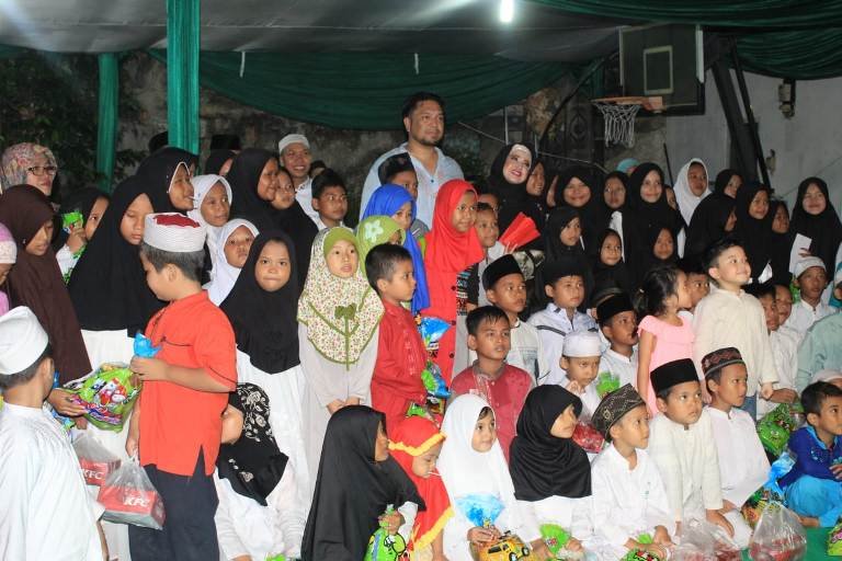 Berbagi anak yatim