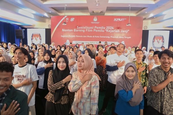 KPU Jateng dan mahasiswa Unissula nobar Kejarlah Janji.