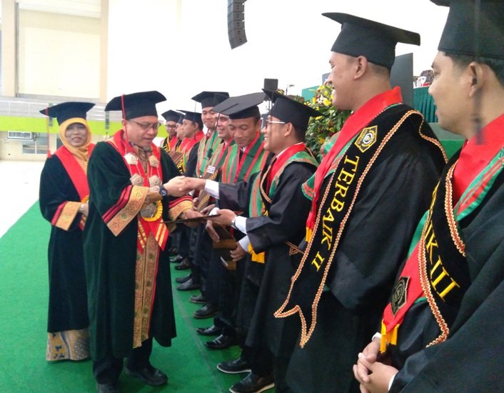 lepas wisuda