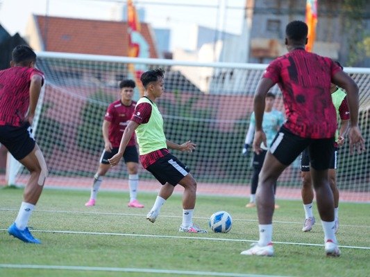 U-19 berlantih