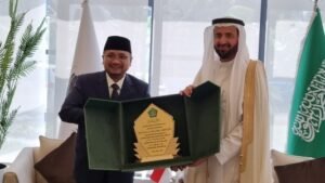 Menag Yaqut Cholil Qoumas bertemu dengan Menhaj Saudi Tawfiq F Al Rabiah