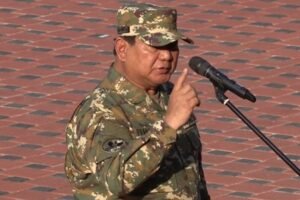 prabowo berpakaina tentara