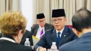 menlu sugiono