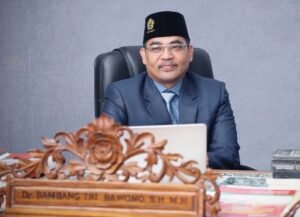 Prof Bambang tri bawono