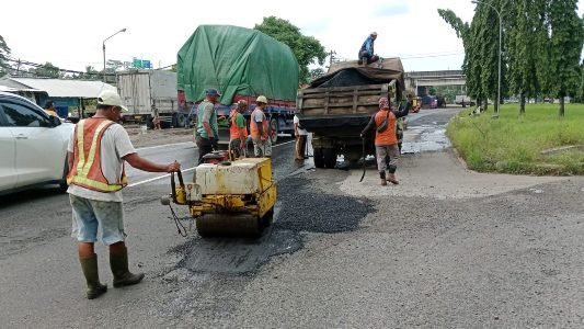 perbaikan jalan
