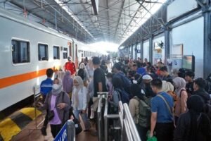 naik kereta api daop 4