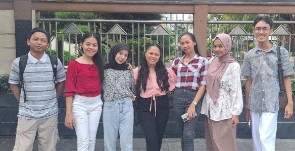 (28) Praktik Mengajar Filipina