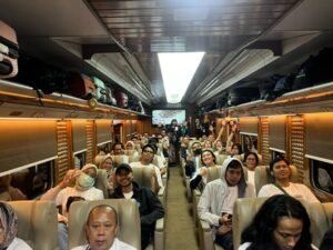 penumpang kereta wisata