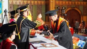 wisuda doktor2